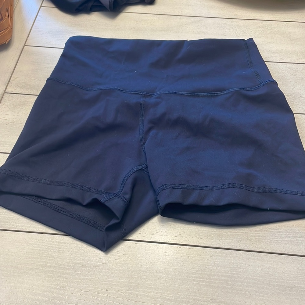 Lululemon wonder train shorts